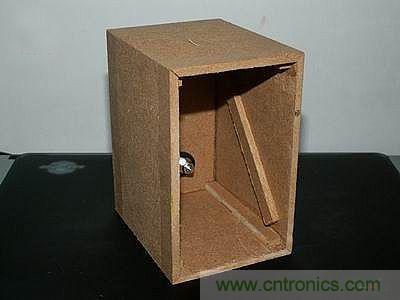 焊接完畢，背面