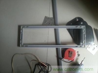 手工打造太陽能充電照明系統(tǒng):點亮LED給手機充電