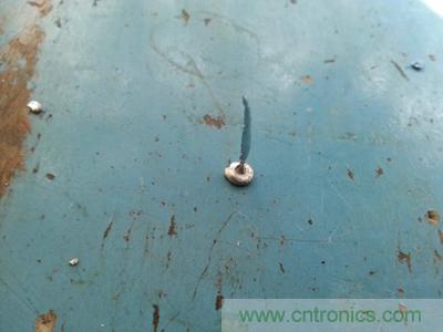 手工打造太陽能充電照明系統(tǒng):點亮LED給手機充電