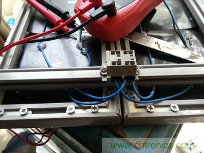 手工打造太陽能充電照明系統(tǒng):點亮LED給手機充電