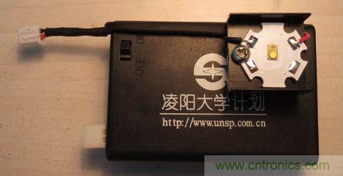 上接口插頭插座，套上熱縮管