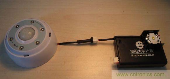 上接口插頭插座，套上熱縮管