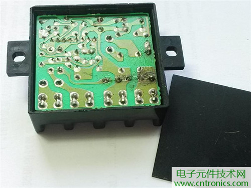 漏電保護器拆解：結構有差異，做工不錯