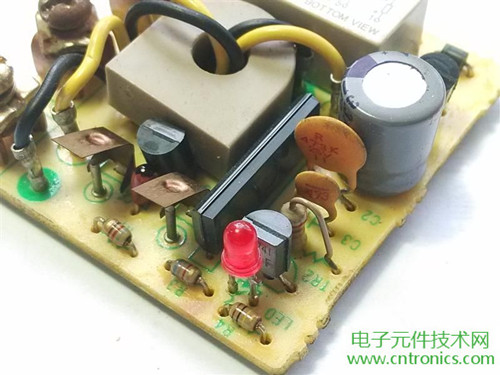 漏電保護器拆解：結構有差異，做工不錯