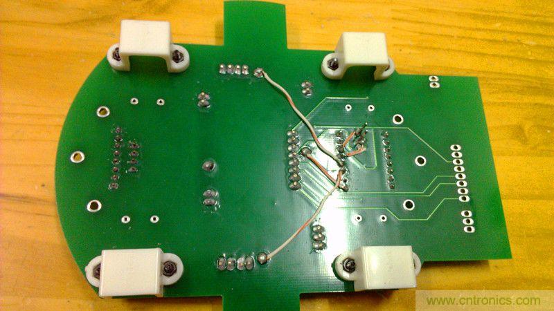 多圖殺貓！PCB版藍牙智能小車DIY