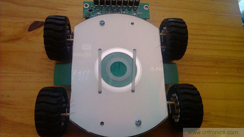 牛人力作！PCB版藍牙智能小車DIY