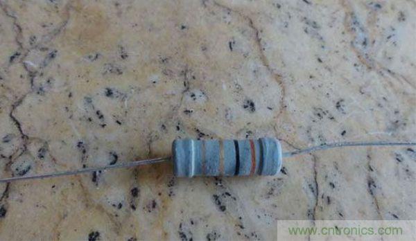 變廢為寶！風(fēng)扇散熱器變身山寨LED燈