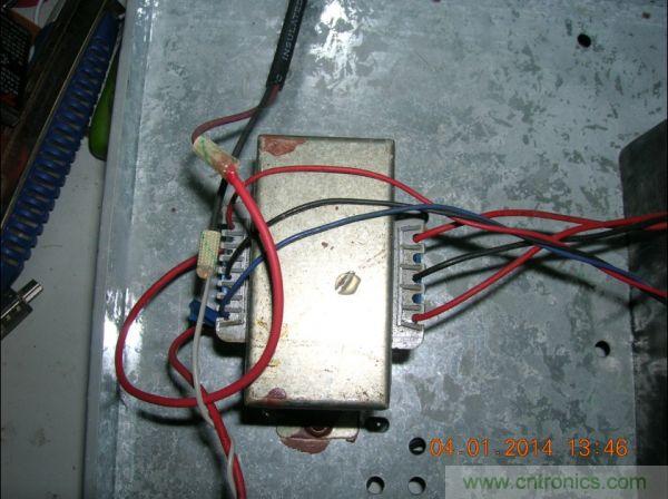 巧奪天工！大神利用山寨功放為高性價(jià)比逆變器"穿新衣"