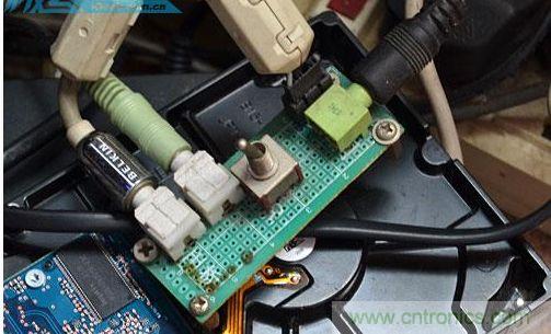 DIY：自制超炫音頻分配器，實現(xiàn)音箱共用