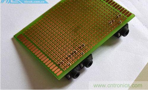 DIY：自制超炫音頻分配器，實現(xiàn)音箱共用