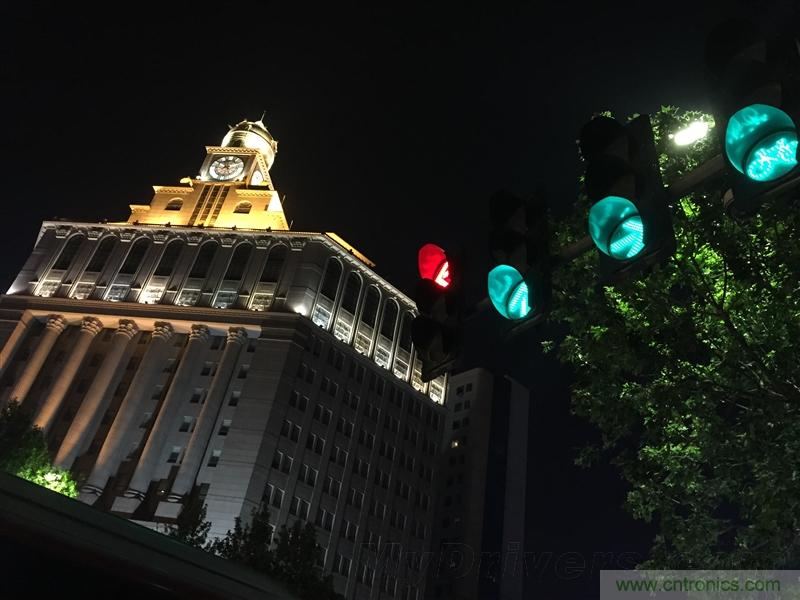 無邊框的 nubia Z9 ，一款既有驚喜，又有驚艷的智能手機