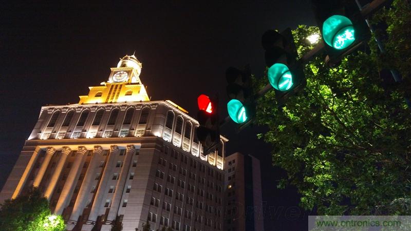 無邊框的 nubia Z9 ，一款既有驚喜，又有驚艷的智能手機