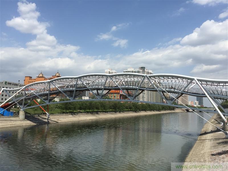 無邊框的 nubia Z9 ，一款既有驚喜，又有驚艷的智能手機