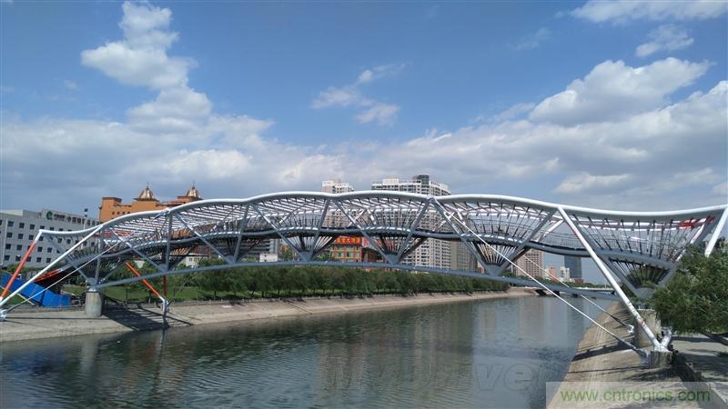 無邊框的 nubia Z9 ，一款既有驚喜，又有驚艷的智能手機