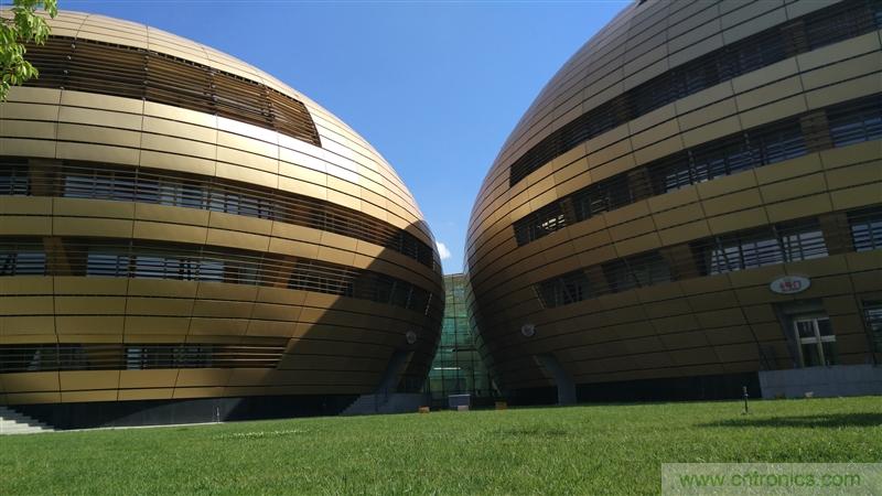 無邊框的 nubia Z9 ，一款既有驚喜，又有驚艷的智能手機