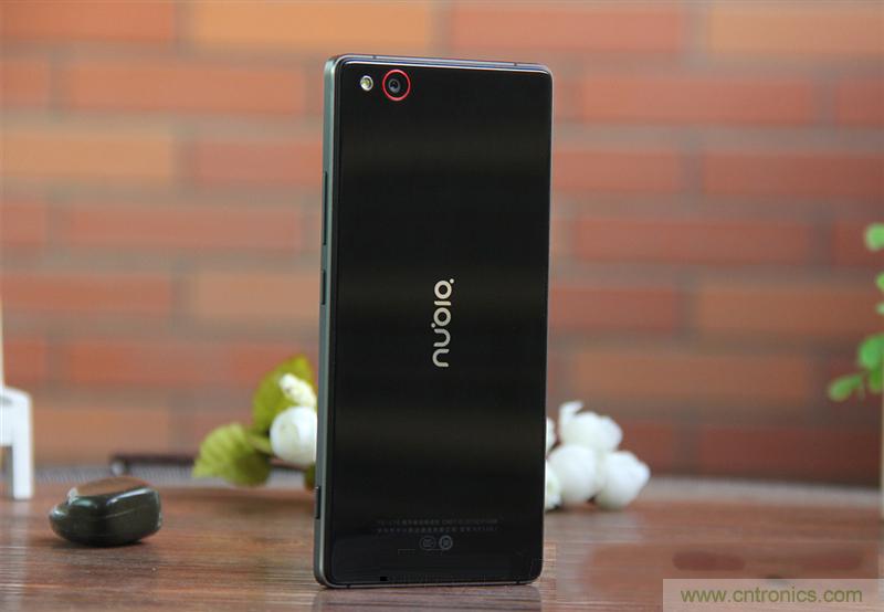 無邊框的 nubia Z9 ，一款既有驚喜，又有驚艷的智能手機