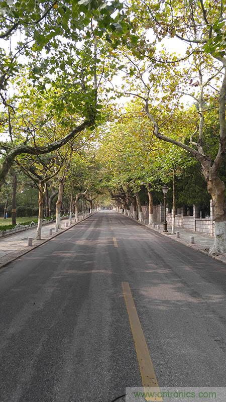 業(yè)界良心 LG V10 評測:剛毅、冷峻，不失人性化