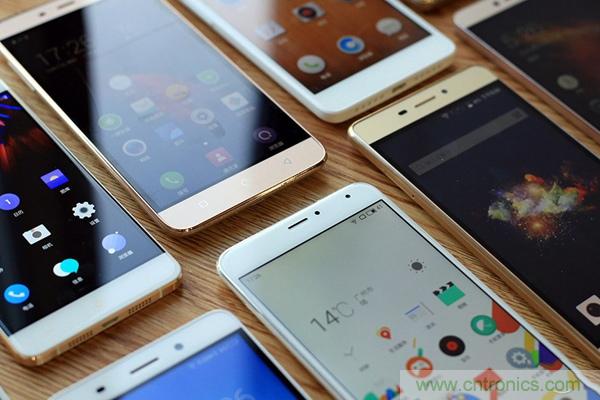 2015年9款千元智能手機橫評：誰才是紅海霸主？