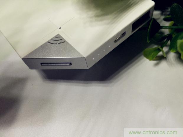 長(zhǎng)虹流云智能電源，集“充電”+“存儲(chǔ)”于一身