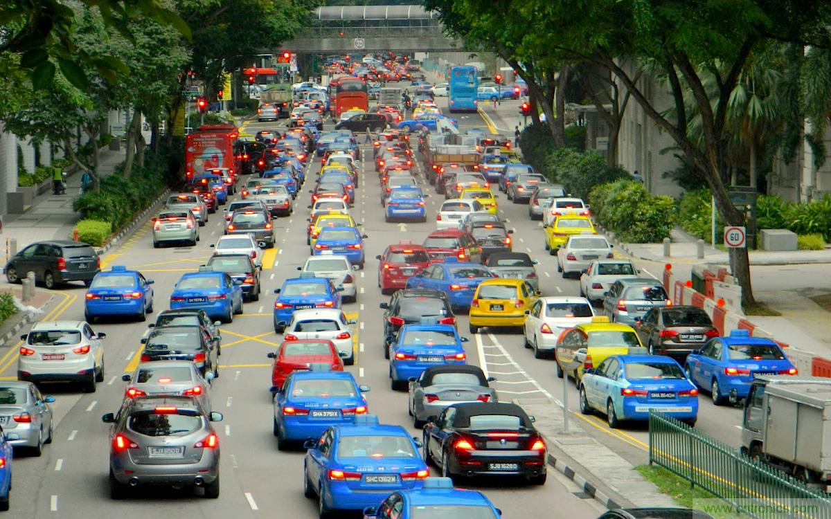 當(dāng)我們?cè)谡務(wù)撟詣?dòng)駕駛時(shí)，我們到底在談?wù)撌裁矗? width=