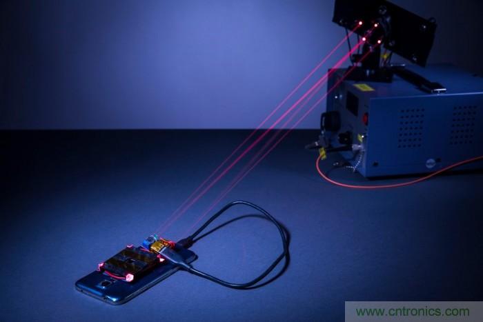 室內(nèi)激光無線充電新技術(shù)亮相，可媲美傳統(tǒng) USB 線纜