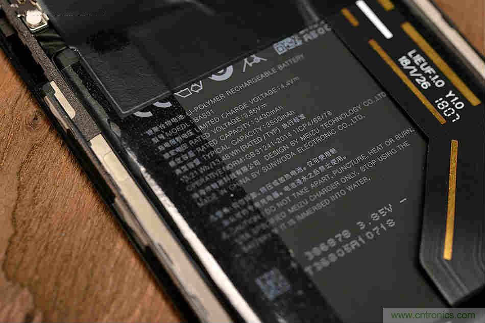 拆解魅族15 Plus：玩轉(zhuǎn)了新概念，但其工藝究竟如何？