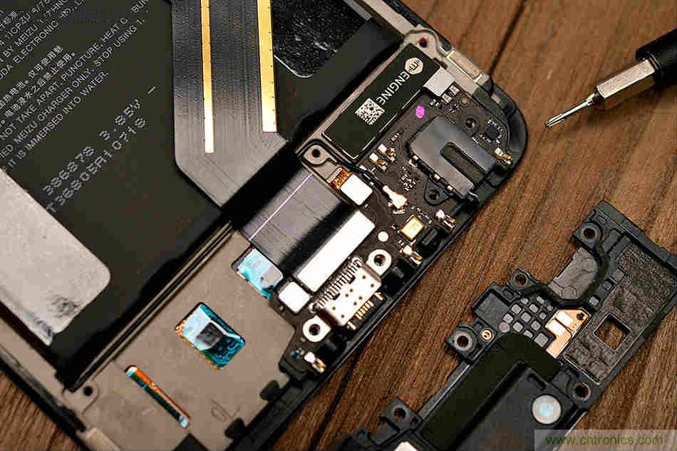 拆解魅族15 Plus：玩轉(zhuǎn)了新概念，但其工藝究竟如何？