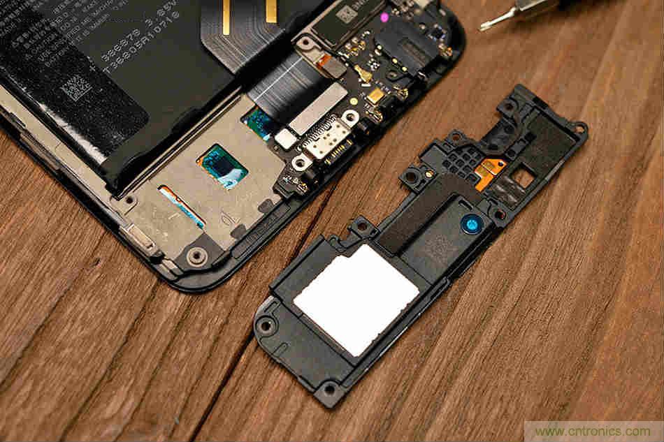 拆解魅族15 Plus：玩轉(zhuǎn)了新概念，但其工藝究竟如何？