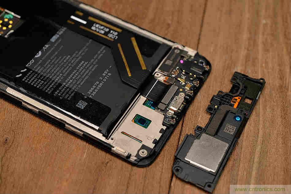 拆解魅族15 Plus：玩轉(zhuǎn)了新概念，但其工藝究竟如何？