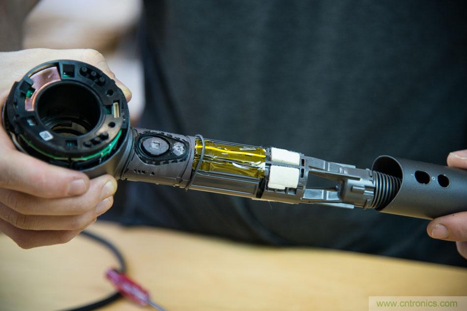 拆解戴森吹風(fēng)機：近三千元的價格貴在哪？