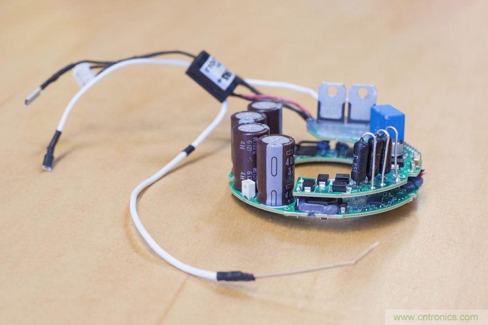 拆解戴森吹風(fēng)機：近三千元的價格貴在哪？