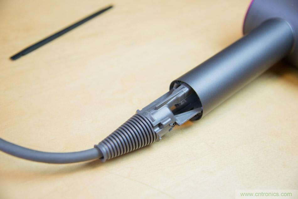 拆解戴森吹風(fēng)機：近三千元的價格貴在哪？