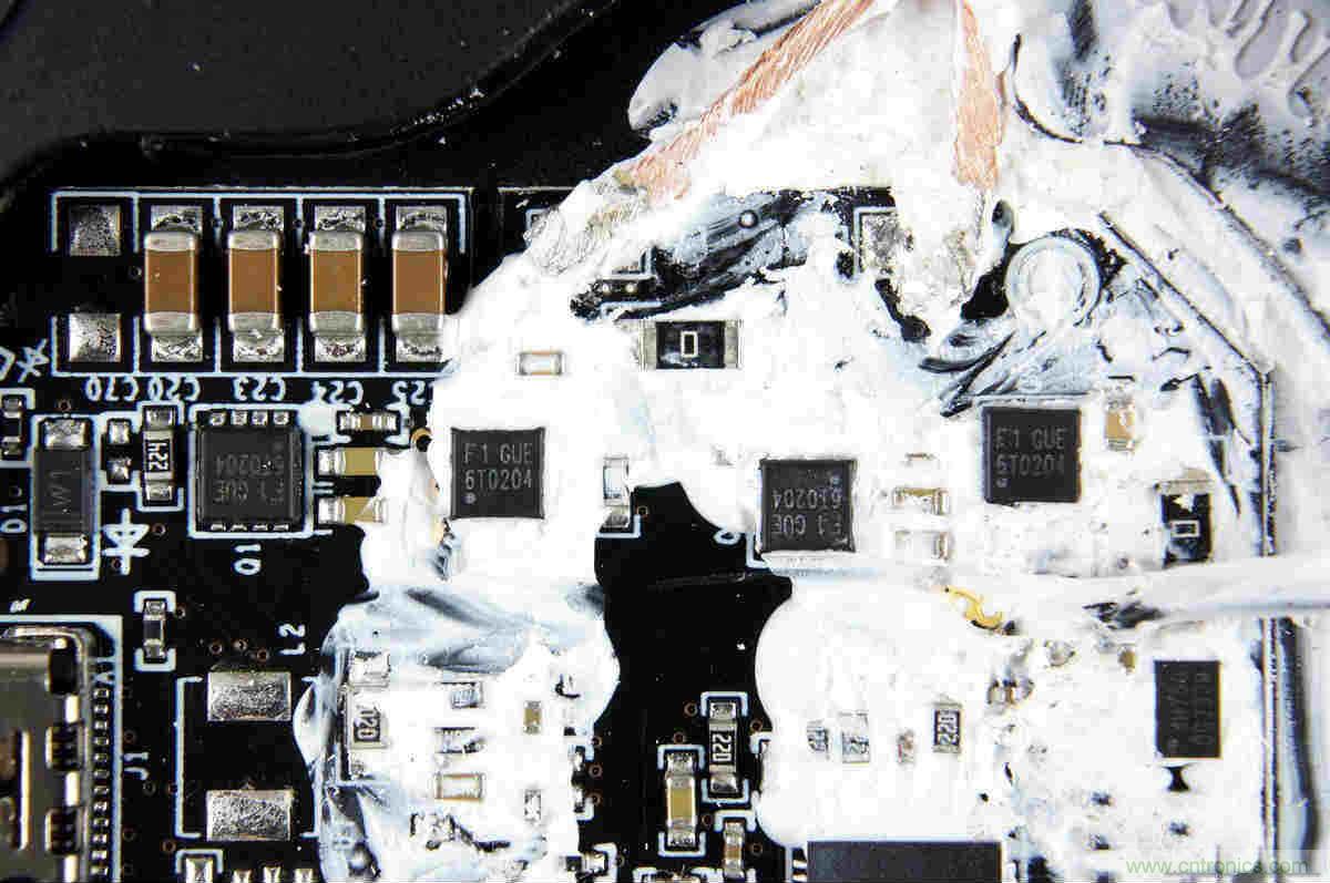 拆解對比：系出同門，小米、紫米無線充電器的差別有多大？