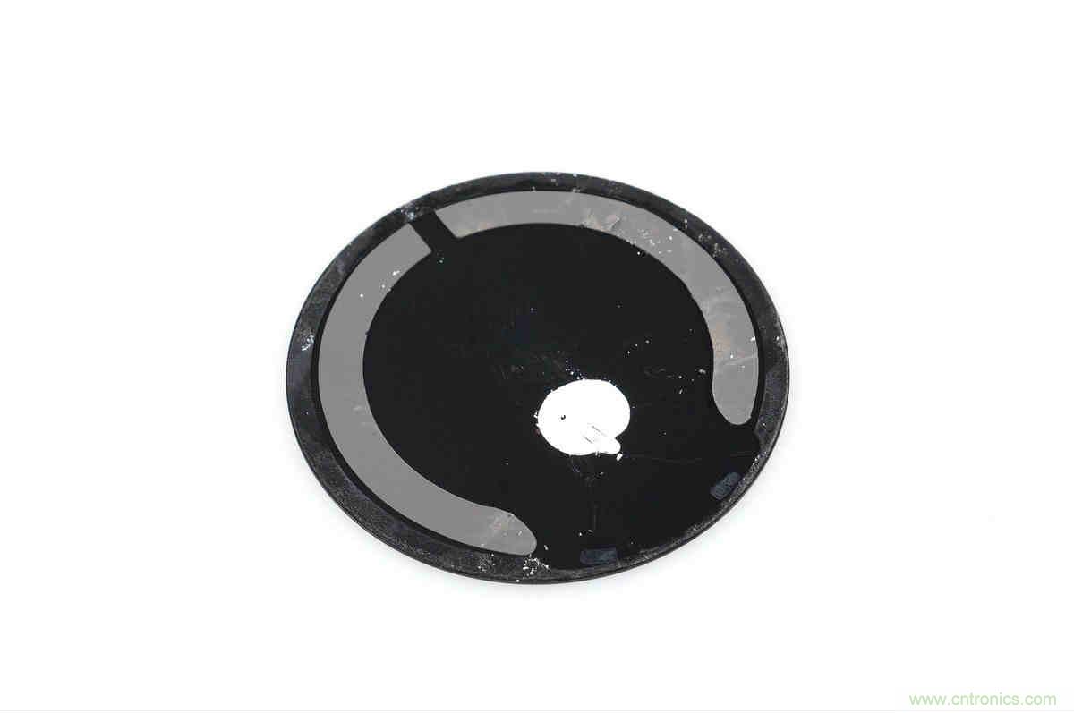 拆解對比：系出同門，小米、紫米無線充電器的差別有多大？