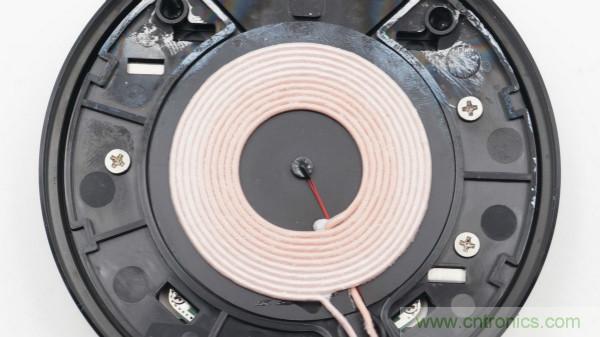 拆解華為保時(shí)捷設(shè)計(jì)快充無線充電器：憑啥能賣699？