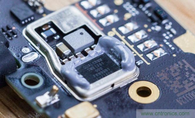 拆解黑鯊手機：多級直觸一體式液冷系統(tǒng)有什么門道？