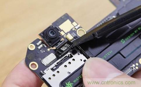 拆解黑鯊手機：多級直觸一體式液冷系統(tǒng)有什么門道？