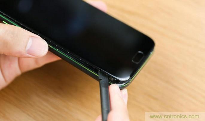 拆解黑鯊手機：多級直觸一體式液冷系統(tǒng)有什么門道？