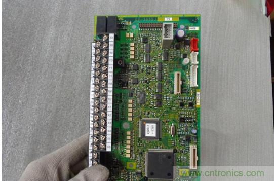 變頻器的輸出頻率調高，那么輸出電壓將如何提高？